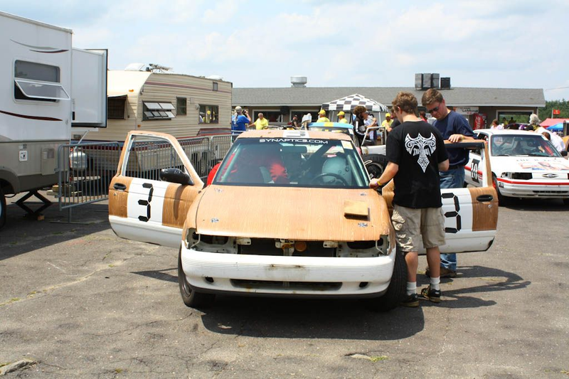 Illustration for article titled The 24 Hours Of LeMons New England 2009 Über Gallery, Part 2